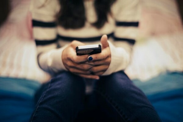 Teenagers Skeptical of Social Media Have a Lower Risk of Eating Disorders